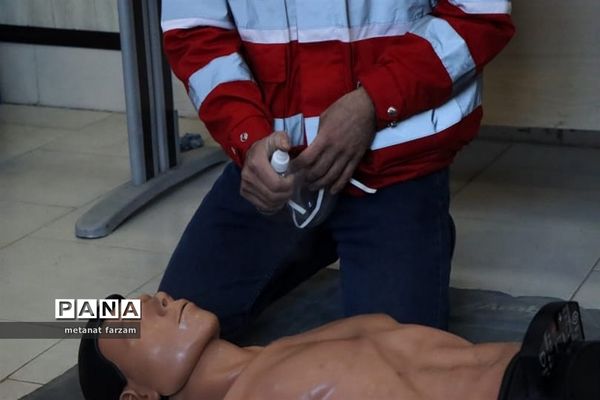 دوره آموزش مقدماتی کمک‌های اولیه در هلال احمر دماوند
