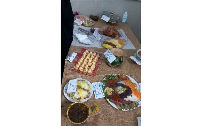 مراسم گرامیداشت دهه فجر در روستای مومن‌آباد قم برگزار شد