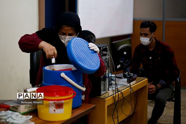 واکسیناسیون دانشجویان ساکن در کوی دانشگاه