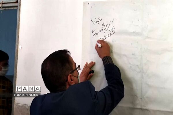 افتتاح نمایشگاه «مدرسه انقلاب» در زابل