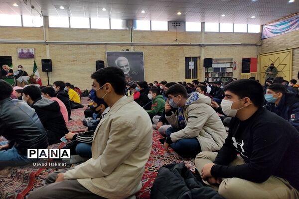 برگزاری جشن تکلیف در دبیرستان پسرانه شهید حیدر جلیلوند