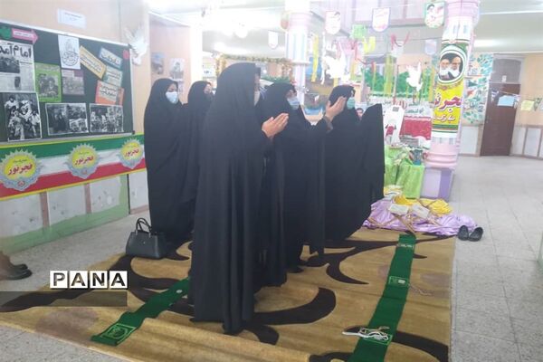 مراسم عطر افشانی و غبار روبی مزار شهدا در اهواز