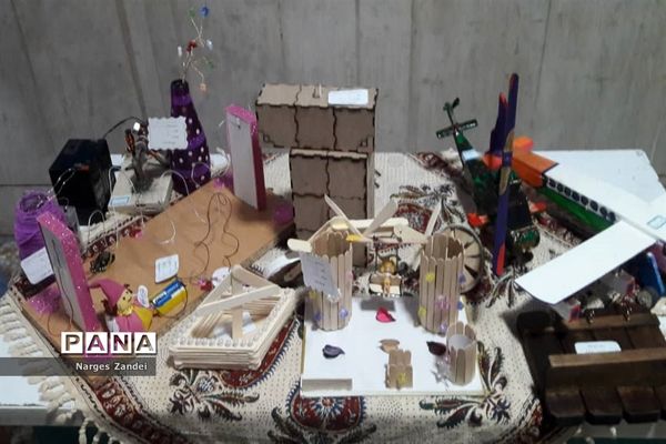 نمایشگاه دست سازه‌های دانش‌آموزی مدارس ملارد