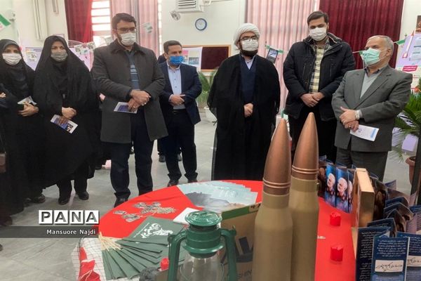 نمایشگاه مدرسه انقلاب دبیرستان فراست منطقه 1