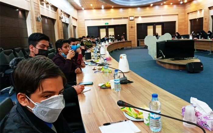 برگزاری نشست پرسش و پاسخ شوراهای دانش‌‌آموزی با مسئولان بخش صفادشت