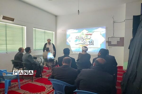 افتتاح نمایشگاه مدرسه  انقلاب ابرکوه