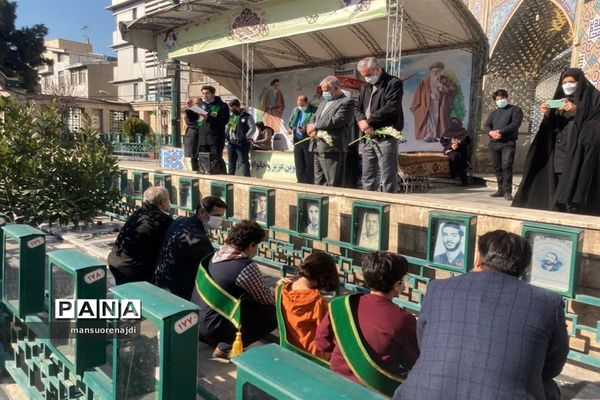 یاوران انقلاب منطقه یک در میهمانی لاله‌ها