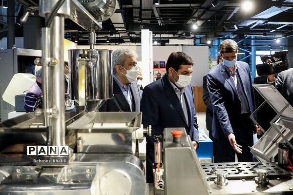 نمایشگاه ایران ساخت و دستاوردهای فناورانه شرکت های دانش بنیان و خلاق