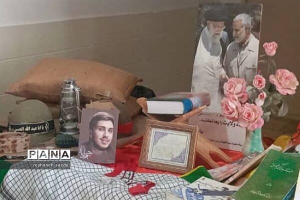 برپایی نمایشگاه انقلاب درمدارس دماوند
