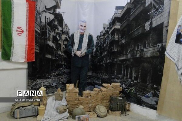 افتتاحیه نمایشگاه مدرسه انقلاب در فشافویه