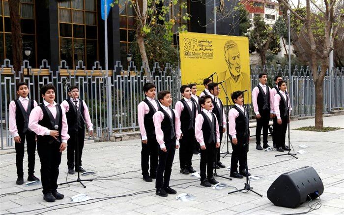 اجرای سرودهای انقلابی در جشنواره موسیقی فجر