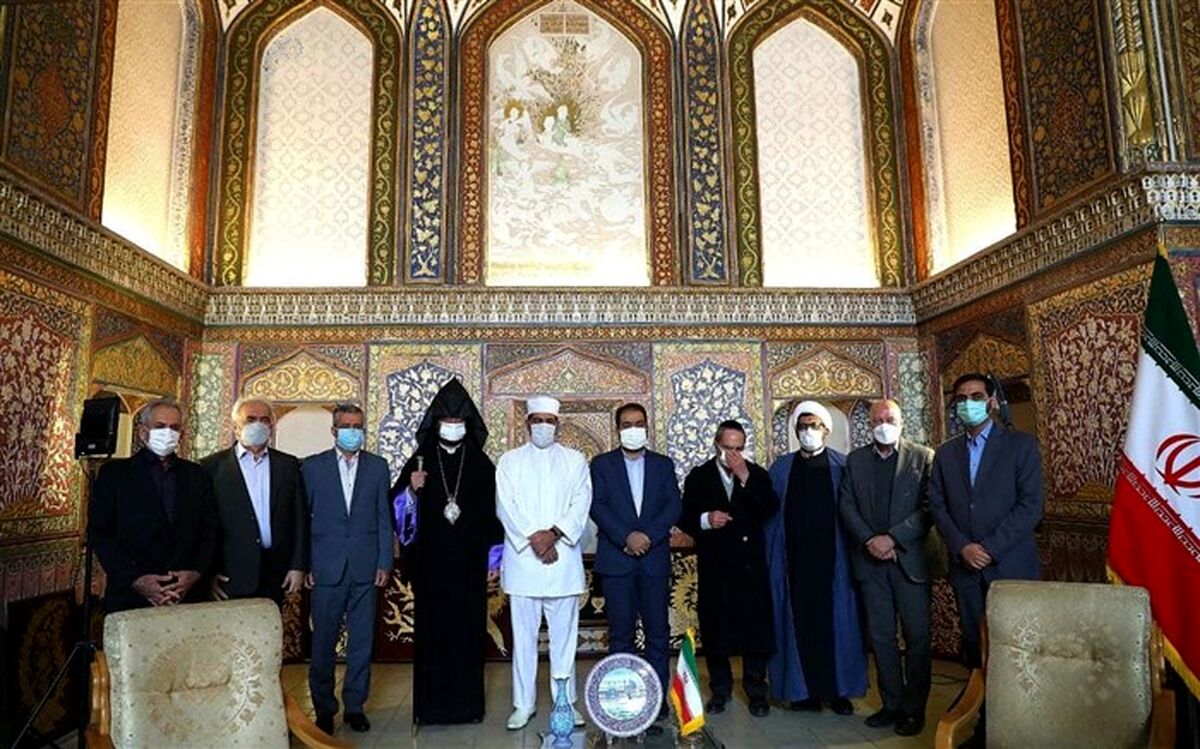اصفهان نمونه موفق زندگی مسالمت‌آمیز پیروان ادیان الهی است