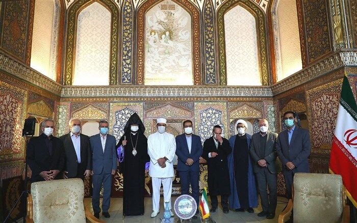 اصفهان نمونه موفق زندگی مسالمت‌آمیز پیروان ادیان الهی است