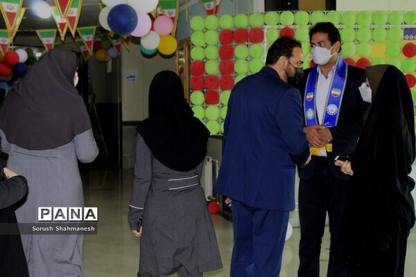 برپایی نمایشگاه عکس انقلابی در اداره‌کل آموزش و پرورش فارس