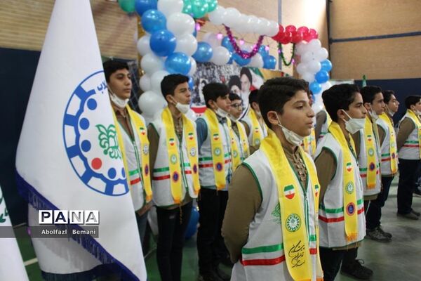 مانور تشکیلاتی یاوران انقلاب در دبیرستان ثقفی قم