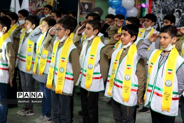 مانور تشکیلاتی یاوران انقلاب در دبیرستان ثقفی قم