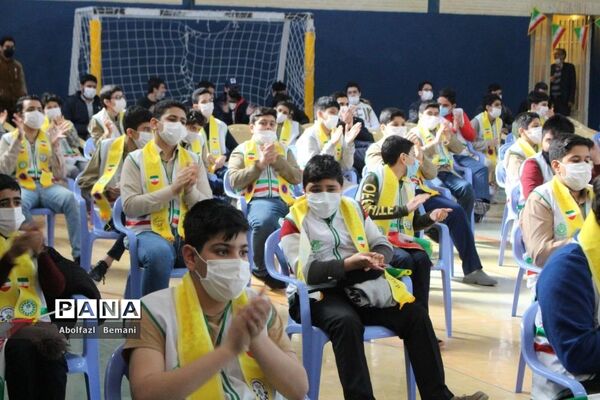 مانور تشکیلاتی یاوران انقلاب در دبیرستان ثقفی قم