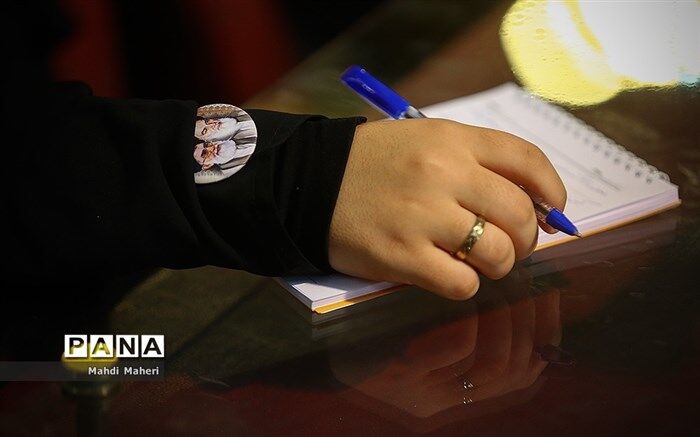 بهمن نقطه عطفی در کتاب افتخارات ایرانیان است