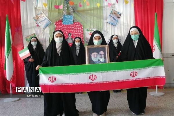 نمایشگاه مدرسه انقلاب درپاکدشت