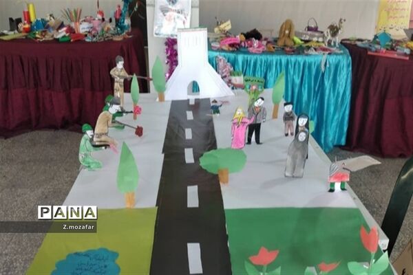 نمایشگاه مدرسه انقلاب درپاکدشت