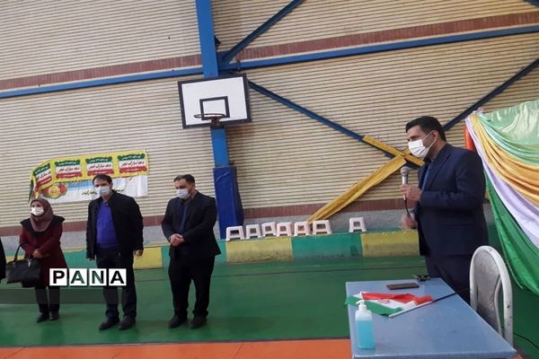 نمایشگاه دستاوردهای انقلاب در دبیرستان شاهد عصمت ناحیه 3 کرج