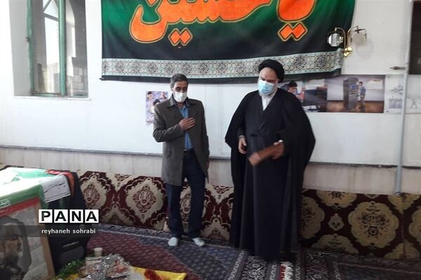 مراسم گرامیداشت دهه فجر در مسجد اتابک شهر آبسرد