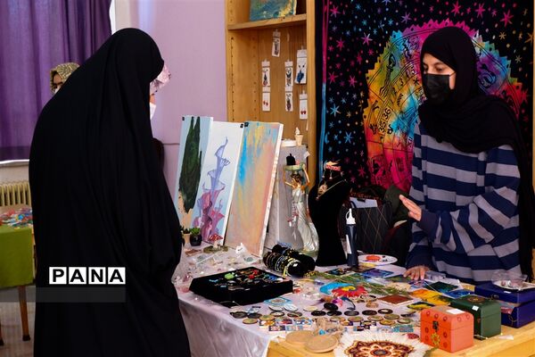 نمایشگاه دستاوردهای بانوان کارآفرین در البرز