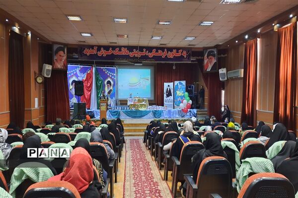 برگزاری جشن انقلاب و‌تجلیل از فرهنگیان وخانواده شهدا در قرچک