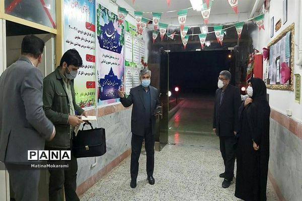 نمایشگاه دست سازه های هنرستان تلاش کاشمر راهی برای اشتغال آیندگان