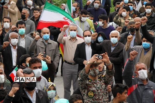 حضور پرشور دانش‌آموزان و فرهنگیان بهبهانی در راهپیمایی یوم الله 22 بهمن ماه