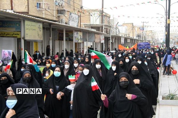 حضور پرشور دانش‌آموزان و فرهنگیان بهبهانی در راهپیمایی یوم الله 22 بهمن ماه