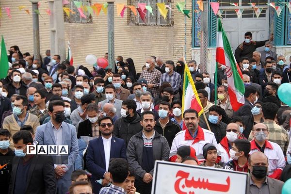 حضور پرشور دانش‌آموزان و فرهنگیان بهبهانی در راهپیمایی یوم الله 22 بهمن ماه