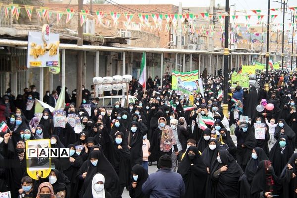 حضور پرشور دانش‌آموزان و فرهنگیان بهبهانی در راهپیمایی یوم الله 22 بهمن ماه