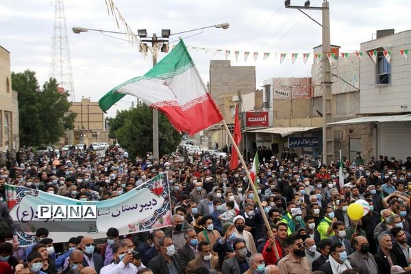 حضور پرشور دانش‌آموزان و فرهنگیان بهبهانی در راهپیمایی یوم الله 22 بهمن ماه