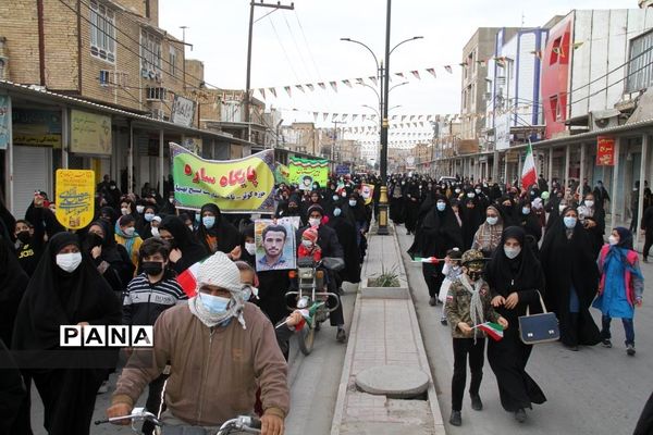 حضور پرشور دانش‌آموزان و فرهنگیان بهبهانی در راهپیمایی یوم الله 22 بهمن ماه