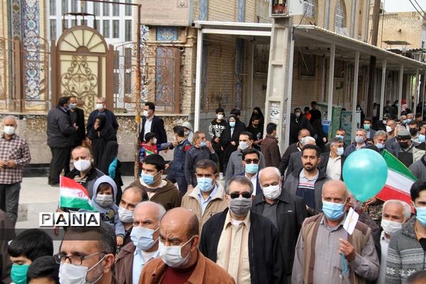 حضور پرشور دانش‌آموزان و فرهنگیان بهبهانی در راهپیمایی یوم الله 22 بهمن ماه