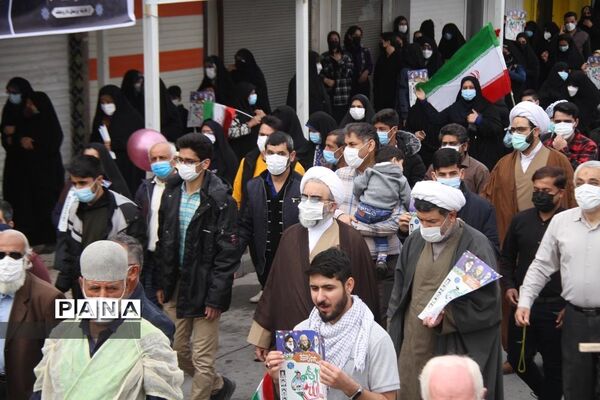 حضور پرشور دانش‌آموزان و فرهنگیان بهبهانی در راهپیمایی یوم الله 22 بهمن ماه