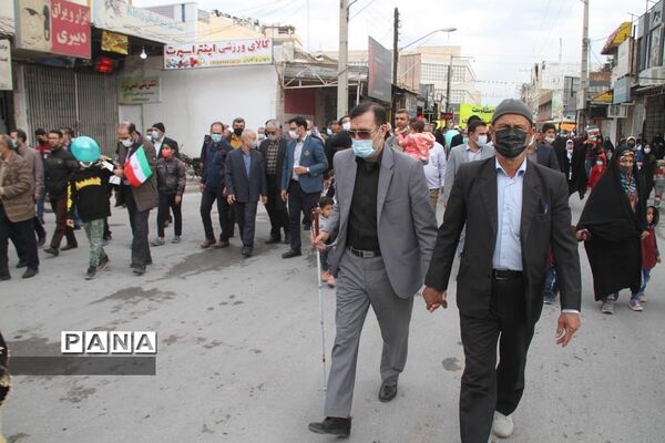 حضور پرشور دانش‌آموزان و فرهنگیان بهبهانی در راهپیمایی یوم الله 22 بهمن ماه