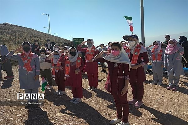 اجرای طرح مشارکتی زاگرس سبز با حضور مربیان و دانش‌آموزان پیشتاز سازمان دانش‌آموزی فارس