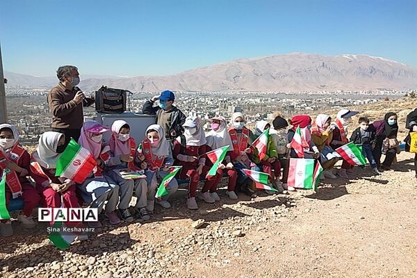 اجرای طرح مشارکتی زاگرس سبز با حضور مربیان و دانش‌آموزان پیشتاز سازمان دانش‌آموزی فارس