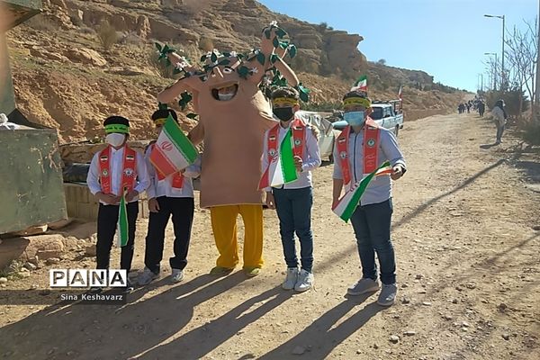 اجرای طرح مشارکتی زاگرس سبز با حضور مربیان و دانش‌آموزان پیشتاز سازمان دانش‌آموزی فارس