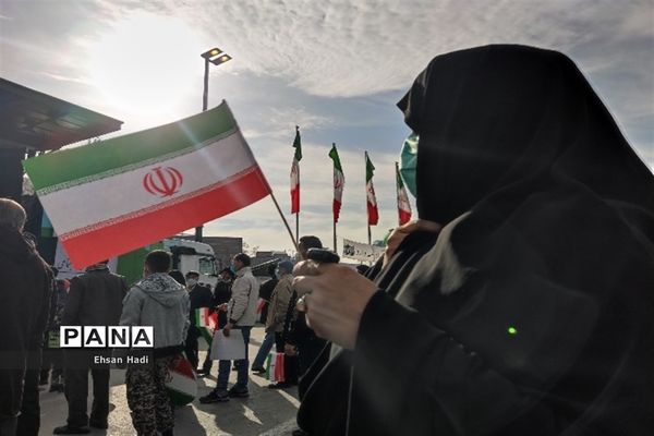 جلوه‌هایی از جشن ۲۲ بهمن در مشهد