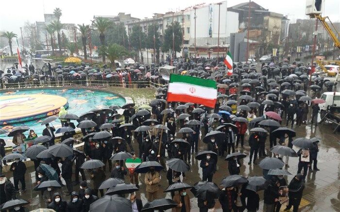 پاسداشت ۴۳ سال افتخار و اقتدار ملی، زیر باران‌های نقره‌ای گیلان