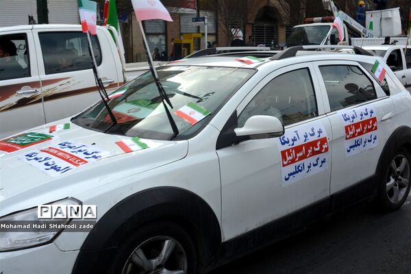 راهپیمایی خودروی 22 بهمن در مشهد مقدس