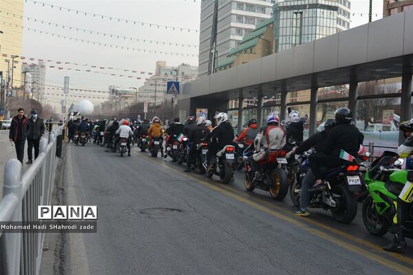راهپیمایی خودروی 22 بهمن در مشهد مقدس