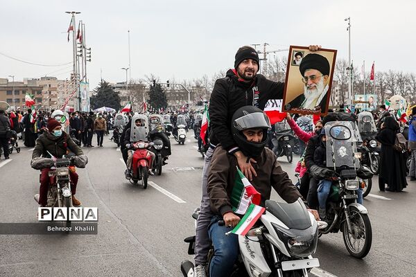 راهپیمایی یوم الله ۲۲ بهمن در تهران
