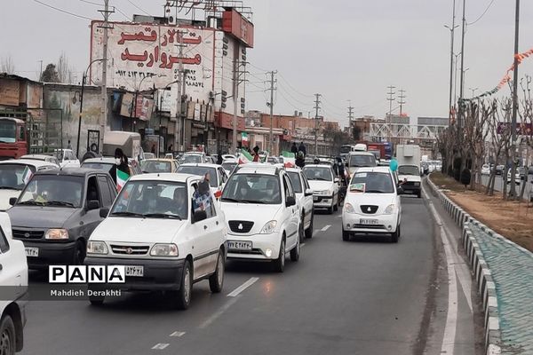 شور انقلابی مردم ولایتمدار بهارستان در روز سرد زمستانی