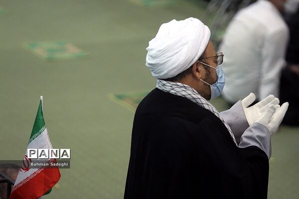 حضور رئیس جمهوری در نماز جمعه ۲۲ بهمن