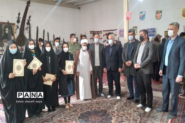 تقدیر از مقاله نویسان برتر در جشنواره «مقاله دستاورد‌های انقلاب»  در جوادآباد