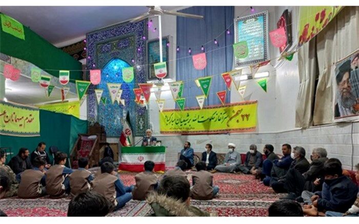 مراسم گرامیداشت دهه فجر در روستای مومن آباد قم برگزار شد